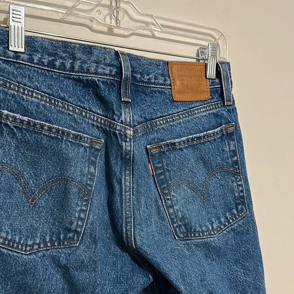 Levi's Blue Wedgie Jeans with Distressed Style Size 26 - Picture 4 of 5